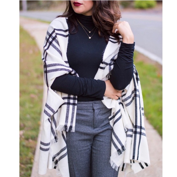 J. Crew Accessories - 🌹SALE🌹NWT J.Crew Cape Scarf in Windowpane